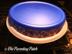 Seasoning the Bread Cubes Overnight